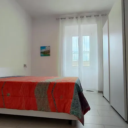 Casa Aurora, Il Mare E Il Centro A Portata Di Mano Διαμέρισμα Βιέστε
