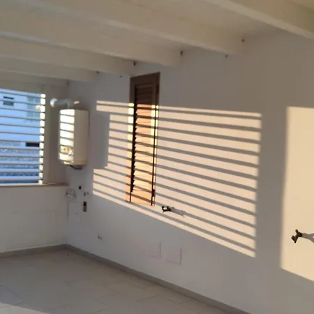 Casa Aurora, Il Mare E Il Centro A Portata Di Mano Apartament